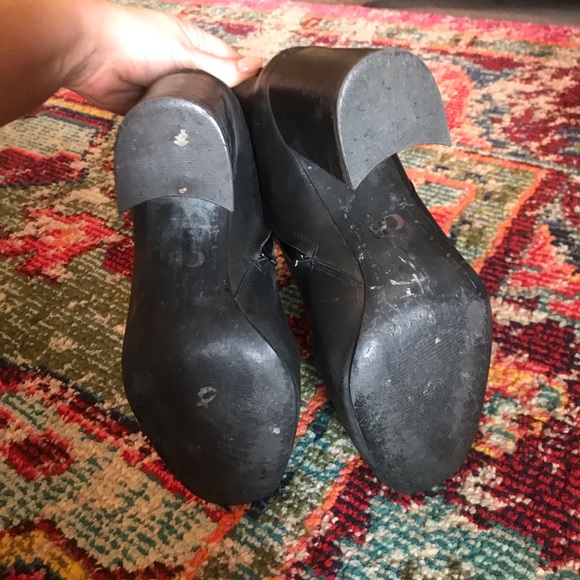 Gianni Bini block heel booties-EUC - Picture 3 of 3